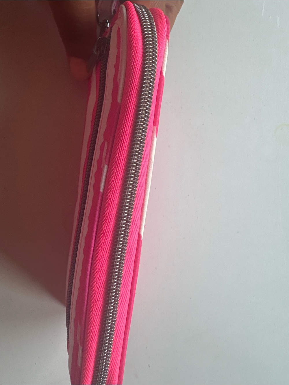 Lug Pink and White Quilted Zip Wallet with Wristlet Strap - Picture 5 of 7